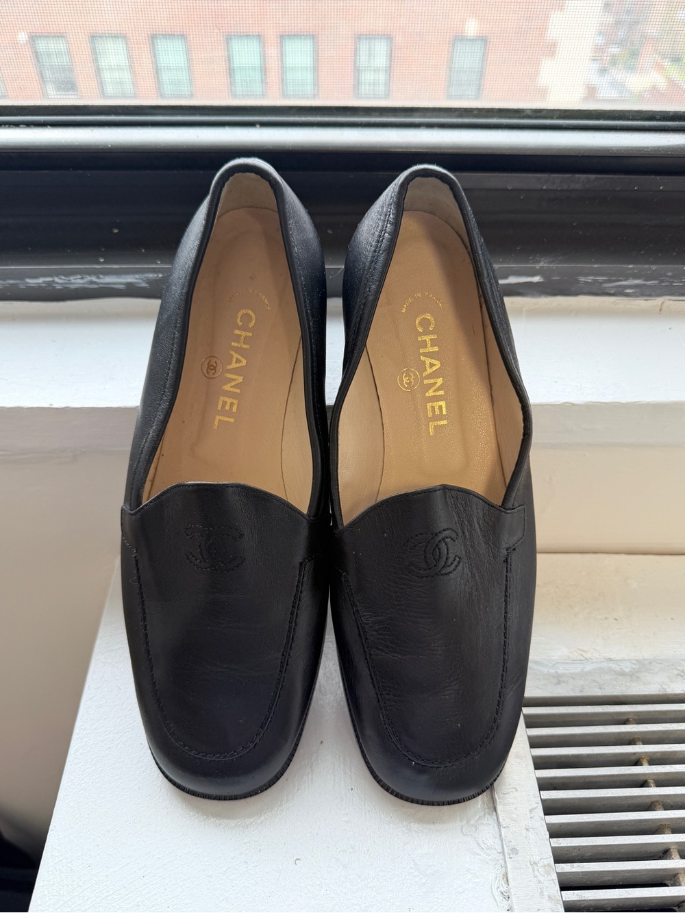 Vintage Black Chanel CC Logo Leather Loafers 38